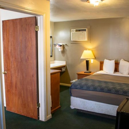 Patriot Stay Motel เวอร์นอล ภายนอก รูปภาพ