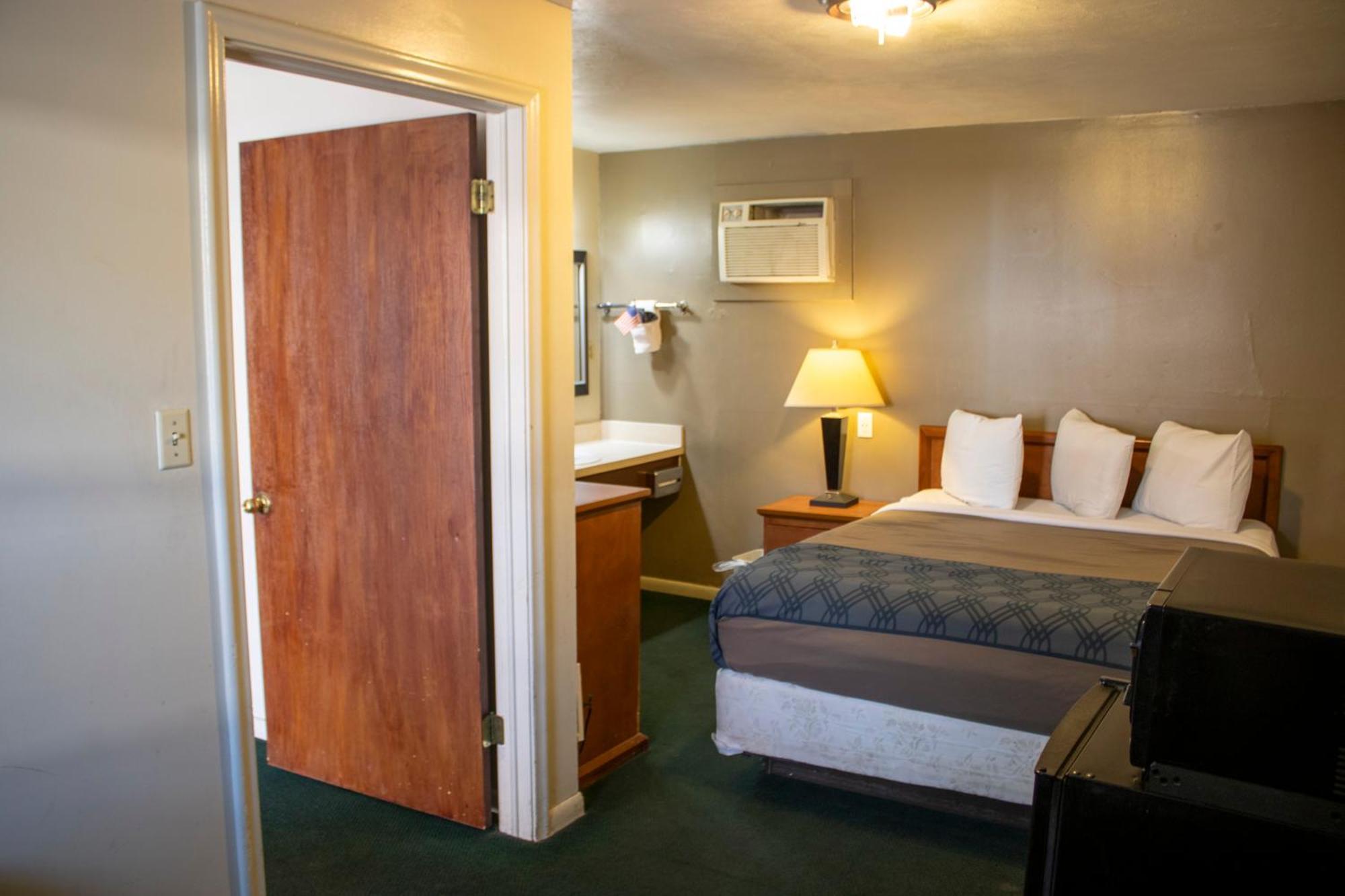 Patriot Stay Motel เวอร์นอล ภายนอก รูปภาพ